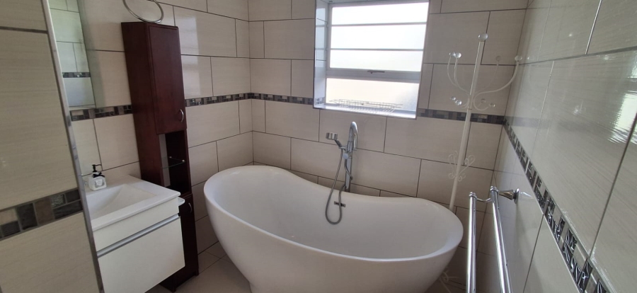 4 Bedroom Property for Sale in Diaz Beach Western Cape